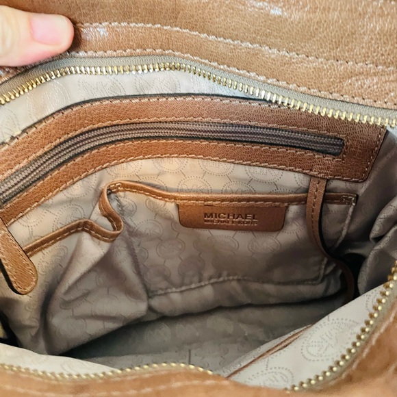 MICHAEL KORS Naomi Tan Leather Zipper Logo Satchel Handbag Bag - Picture 10 of 10